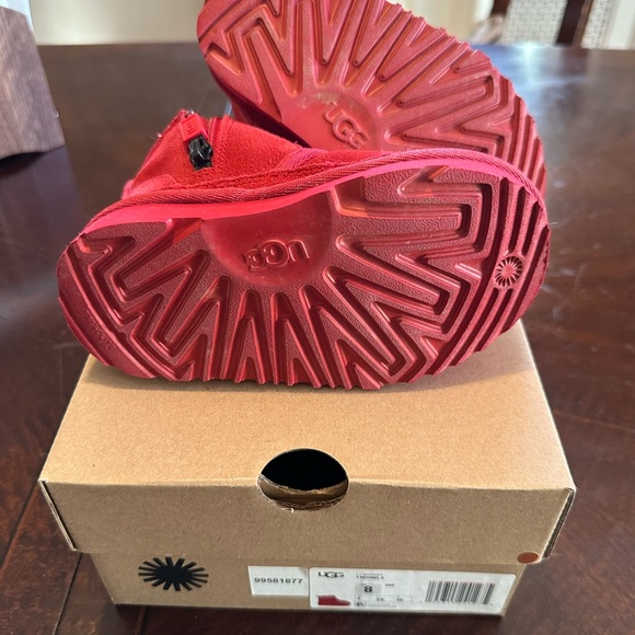 Ugg toddler size 8 boots - Picture 4 of 4